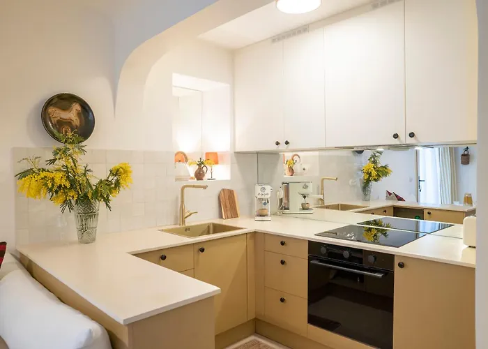 Дом отдыха Charming Luxury Near Beaches & Montpellier - La Petite Perolienne Пероль