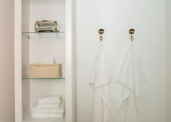 Дом отдыха Charming Luxury Near Beaches & Montpellier - La Petite Perolienne *