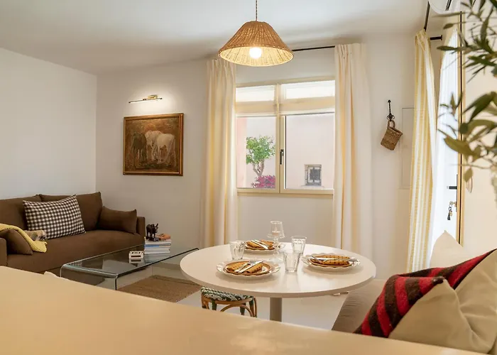 Charming Luxury Near Beaches & Montpellier - La Petite Perolienne