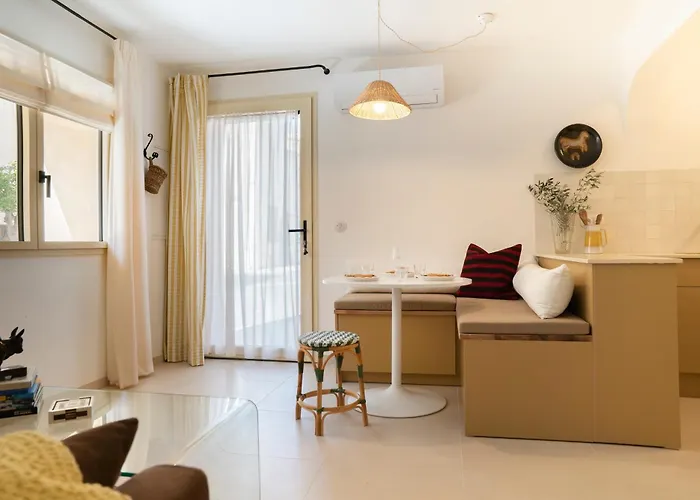 Charming Luxury Near Beaches & Montpellier - La Petite Perolienne *