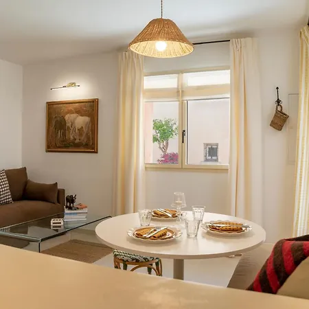 Charming Luxury Near Beaches & Montpellier - La Petite Perolienne