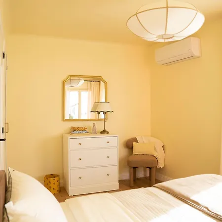 Charming Luxury Near Beaches & Montpellier - La Petite Perolienne 度假居 *